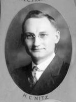 1919- Pastor Henry Nitz Sem Grad Pitcture.jpg